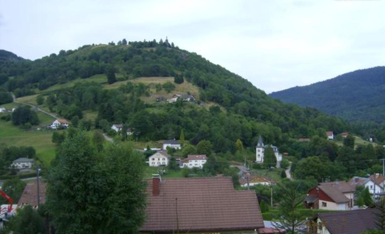 Appartement Cosy A Cornimont 30 M² Avec Terrasse Et Vue Montagne Exterior photo